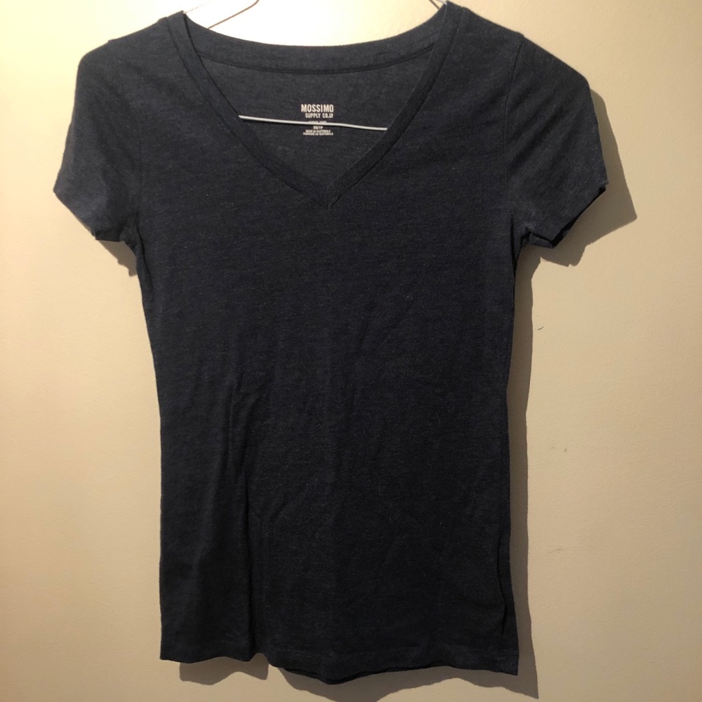 navy t-shirt